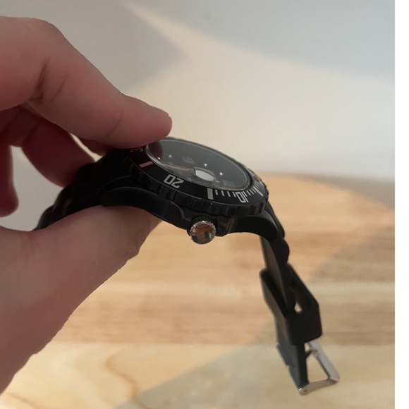 Silvexcraft black unisex wrist watch with Swarovski elements EUC - Picture 9 of 9